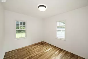 1945 NE Bell Dr, Portland, OR 97220 - Photo 15