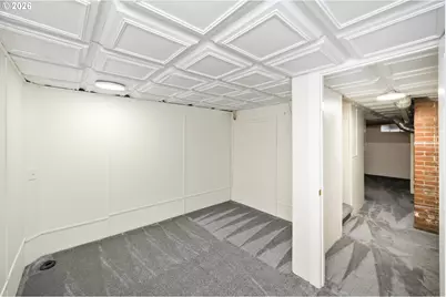 1945 NE Bell Dr, Portland, OR 97220 - Photo 25