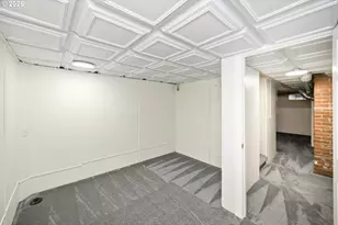 1945 NE Bell Dr, Portland, OR 97220 - Photo 25