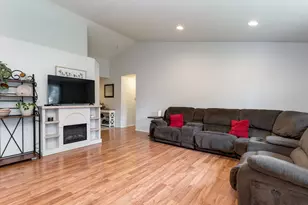 683 NE Summerfield St, McMinnville, OR 97128 - Photo 7