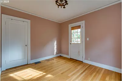 7024 N Villard Ave, Portland, OR 97217 - Photo 13