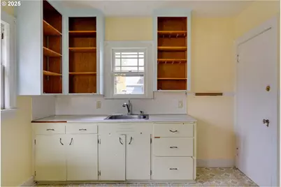7024 N Villard Ave, Portland, OR 97217 - Photo 7