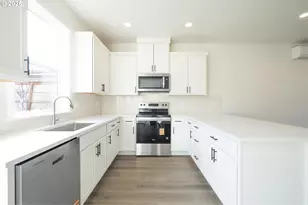 14716 SE Powell Blvd, Portland, OR 97236 - Photo 7