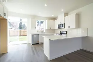 14716 SE Powell Blvd, Portland, OR 97236 - Photo 5