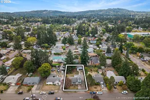 13056 SE Center St, Portland, OR 97236 - Photo 37