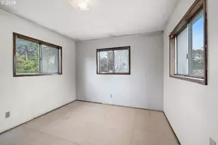 13056 SE Center St, Portland, OR 97236 - Photo 19