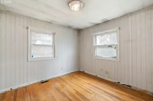 13056 SE Center St, Portland, OR 97236 - Photo 15