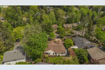 9685 SW Hialeah Dr, Beaverton, OR 97008 - Photo 39