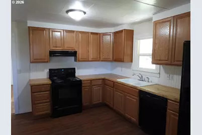 715 Deal St, Junction City, OR 97448 - Photo 11