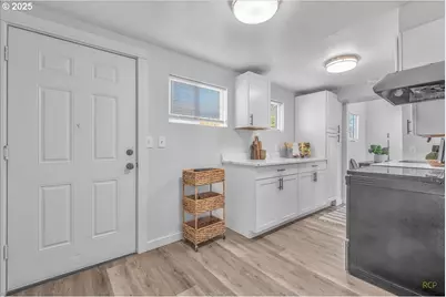 8125 SE 52nd Ave, Portland, OR 97206 - Photo 13