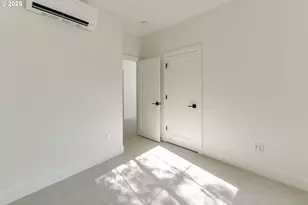 3725 N Michigan Ave, Portland, OR 97227 - Photo 21