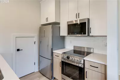 3725 N Michigan Ave, Portland, OR 97227 - Photo 7