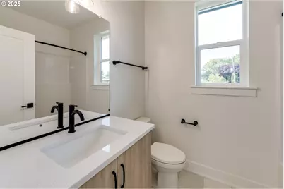 3725 N Michigan Ave, Portland, OR 97227 - Photo 19