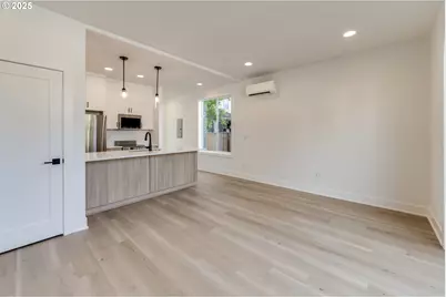 3725 N Michigan Ave, Portland, OR 97227 - Photo 11