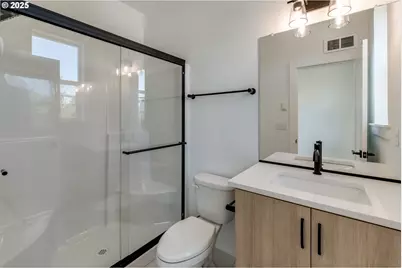 3725 N Michigan Ave, Portland, OR 97227 - Photo 17