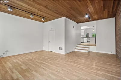 1389 SW Taylors Ferry Ct, Portland, OR 97219 - Photo 13