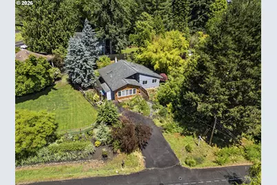 1389 SW Taylors Ferry Ct, Portland, OR 97219 - Photo 1
