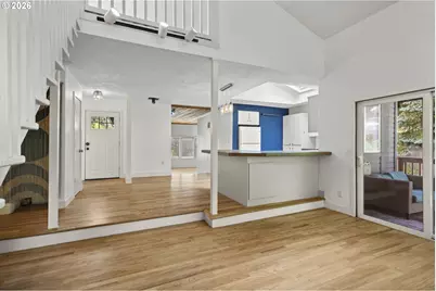 1389 SW Taylors Ferry Ct, Portland, OR 97219 - Photo 9