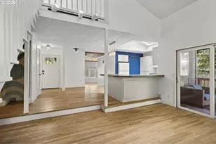 1389 SW Taylors Ferry Ct, Portland, OR 97219 - Photo 9