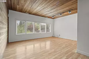 1389 SW Taylors Ferry Ct, Portland, OR 97219 - Photo 11