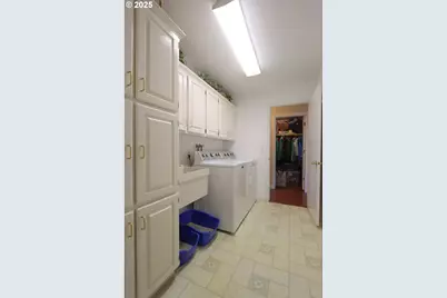 1915 Arthur St, North Bend, OR 97459 - Photo 33