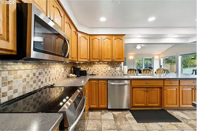 1915 Arthur St, North Bend, OR 97459 - Photo 15