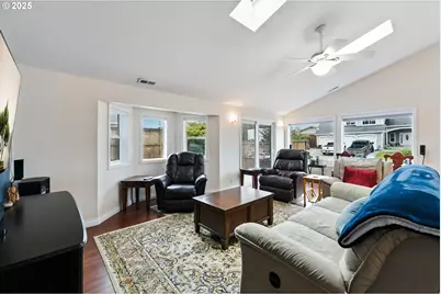 1915 Arthur St, North Bend, OR 97459 - Photo 11