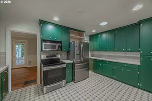 1740 Pennsylvania Ave, Coos Bay, OR 97420 - Photo 11