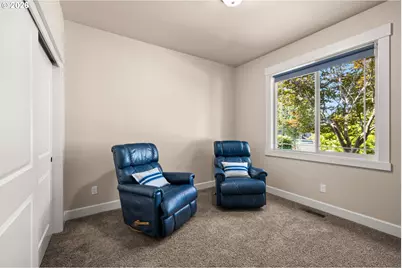 20266 Chanticleer Dr, Oregon City, OR 97045 - Photo 17