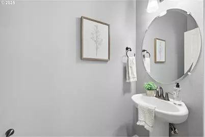 2035 35th Ave, Forest Grove, OR 97116 - Photo 5