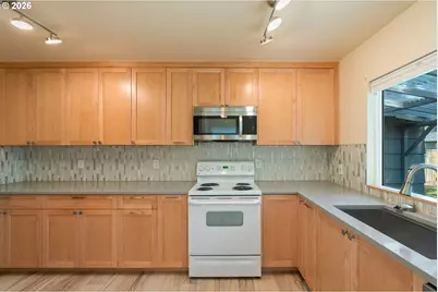 3215 E 30th St, Vancouver, WA 98661 - Photo 9