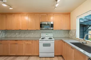 3215 E 30th St, Vancouver, WA 98661 - Photo 9
