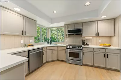 15455 SW Gleneden Dr, Beaverton, OR 97007 - Photo 9