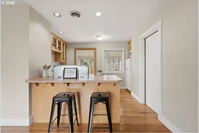 5823 SE Insley St, Portland, OR 97206 - Photo 9