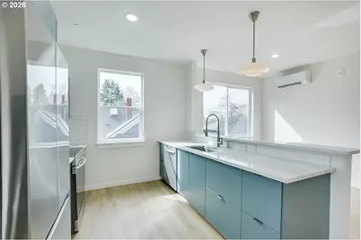 2071 NE Davis St, Portland, OR 97232 - Photo 19