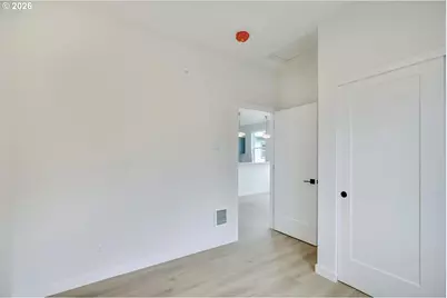 2071 NE Davis St, Portland, OR 97232 - Photo 7