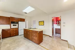 2755 D St NE, Salem, OR 97301 - Photo 9