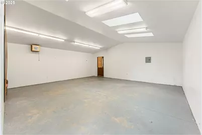 2755 D St NE, Salem, OR 97301 - Photo 35