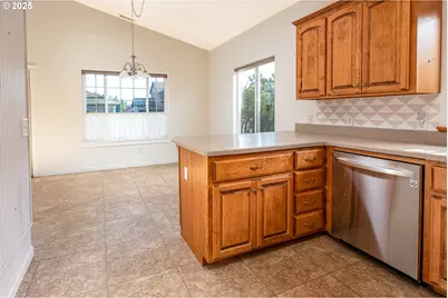 83 Sunday Dr, Creswell, OR 97426 - Photo 15