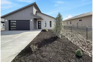 670 E St, Baker City, OR 97814 - Photo 3