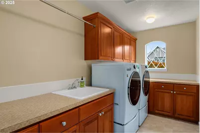 13607 NW Payne Dr, Portland, OR 97229 - Photo 37