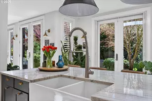 921 SW 57th Ave, Portland, OR 97221 - Photo 15