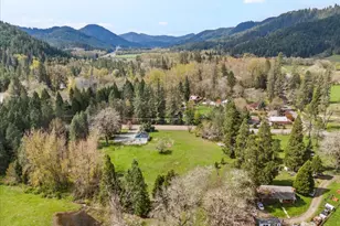 5230 Azalea-Glen Rd, Glendale, OR 97442 - Photo 25