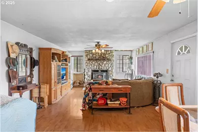 5230 Azalea Glen Rd, Glendale, OR 97442 - Photo 3