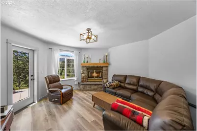 6841 Oak Hill Rd, Roseburg, OR 97471 - Photo 17