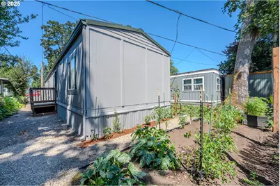 1065 Pacific Hwy #4, Woodburn, OR 97071 - Photo 31