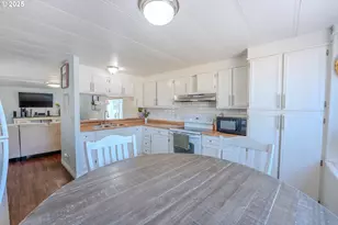 1065 Pacific Hwy, Woodburn, OR 97071 - Photo 17