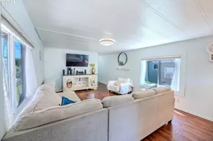 1065 Pacific Hwy, Woodburn, OR 97071 - Photo 11