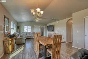 1447 NE Kenna Dr, Hermiston, OR 97838 - Photo 9