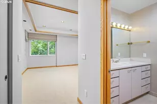 2020 SW Market St Dr, Portland, OR 97201 - Photo 21